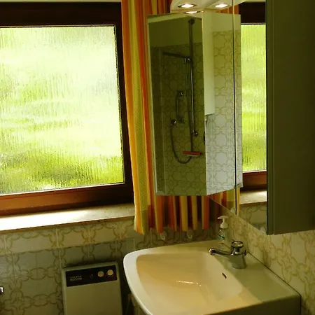Haus Hirzel * باد أوراش