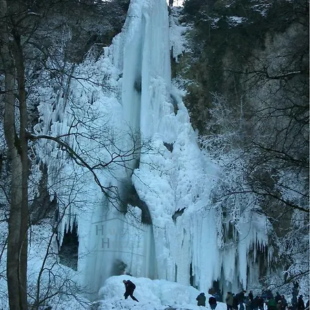 Haus Hirzel * باد أوراش