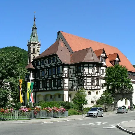 Haus Hirzel * باد أوراش